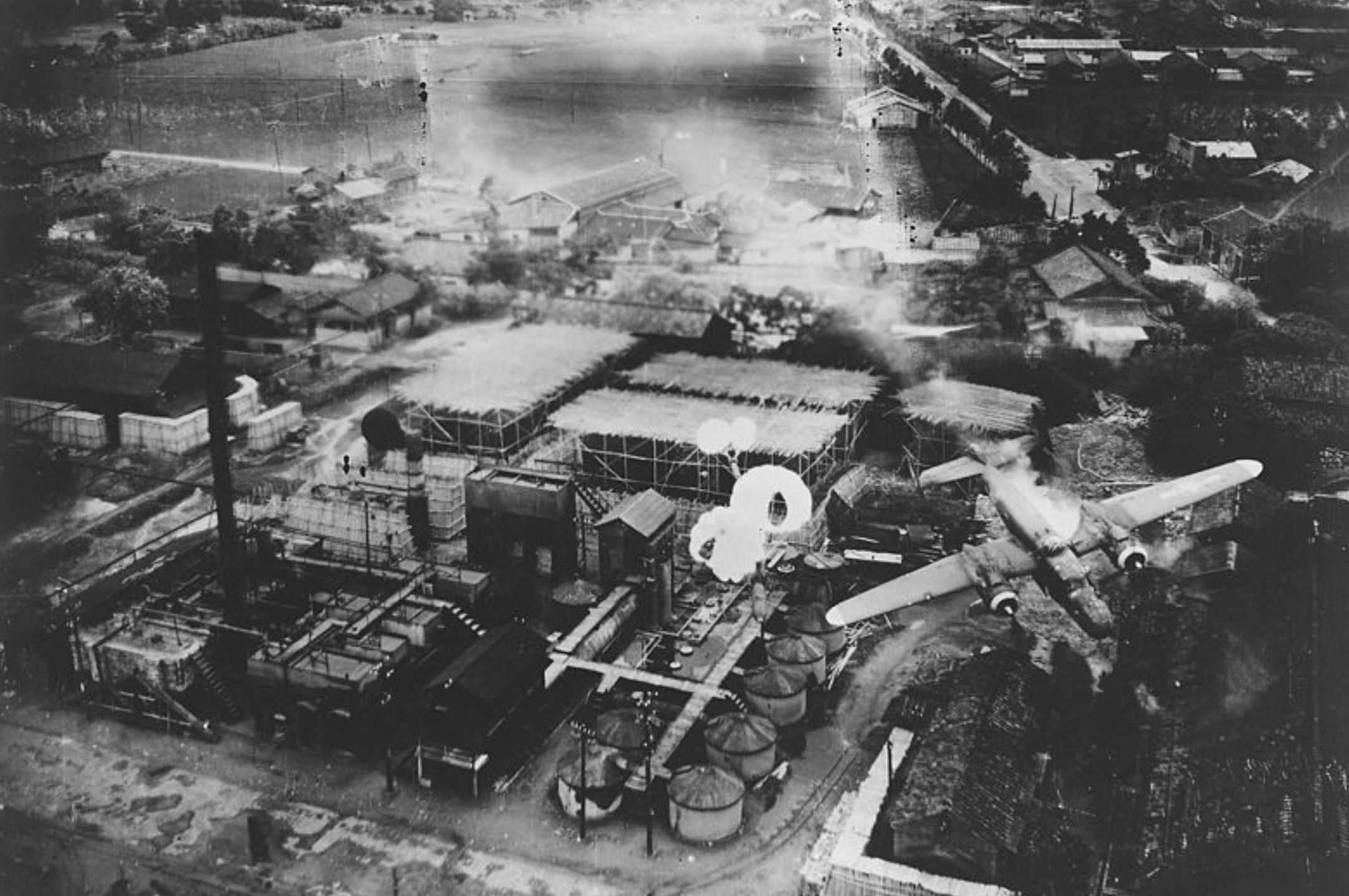 A B-25 Mitchell before the crash at Byoritsu oil refinery 
